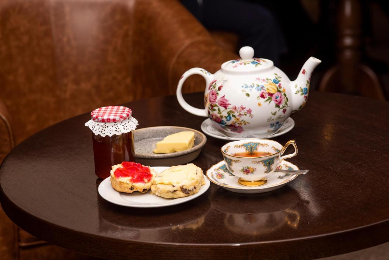 The Highlands Hotel Glenties Buitenkant foto