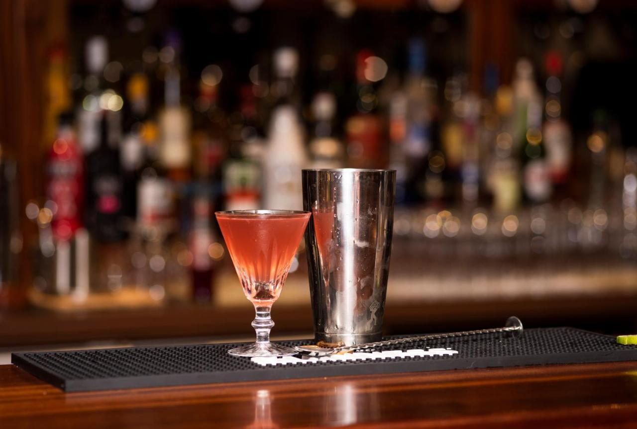 The Highlands Hotel Glenties Buitenkant foto